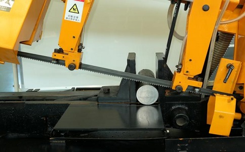 石城数控带锯床自动送料精度会出现偏差吗？